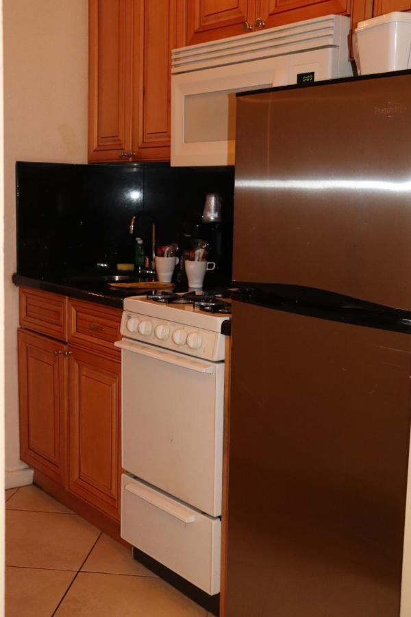 On Hollywood Beach - Affordable Two Bedrooms Sleeps 6 With Two Bathrooms Dania Beach Exterior foto